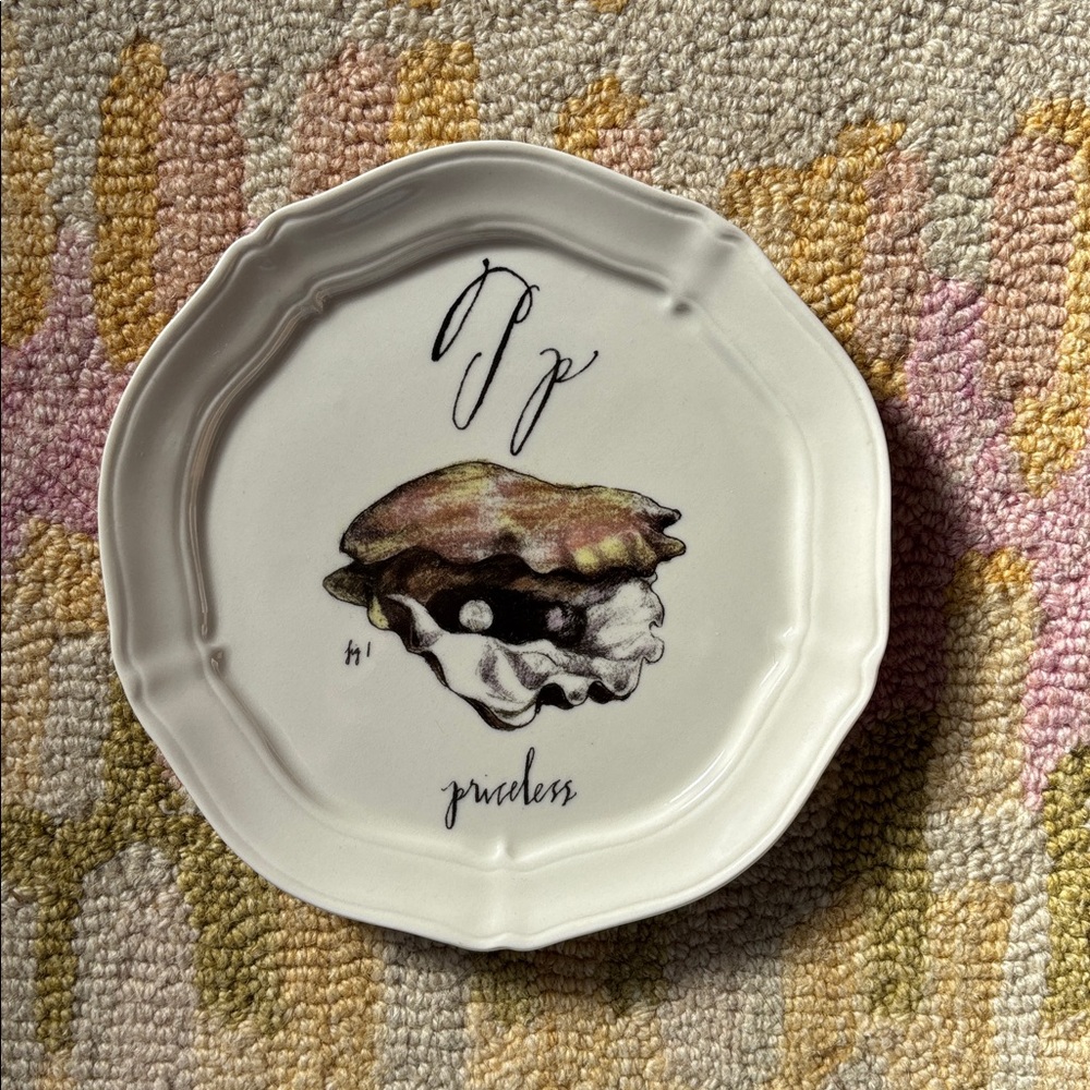 🦪Anthropologie Linea Carta Calligrapher Diva Pyari P Plate Priceless Pearl - Picture 15 of 16